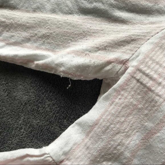 ❗️SOLD❗️✨Crop Over The Shoulder Top✨ - Picture 4 of 7